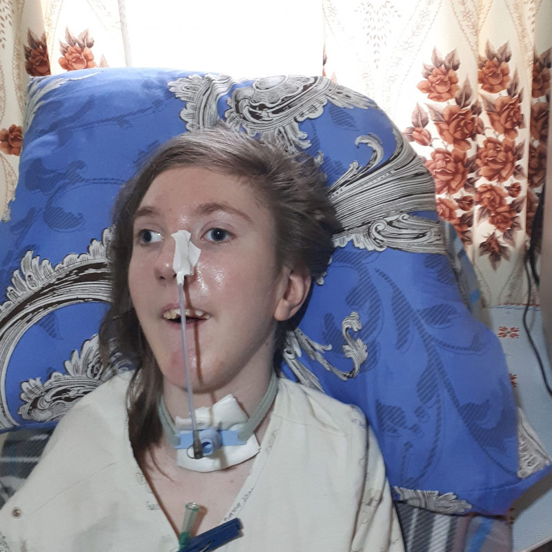 Полине Киселевой нужны аппараты, которые помогают ей дышать, а также стимулятор мышц