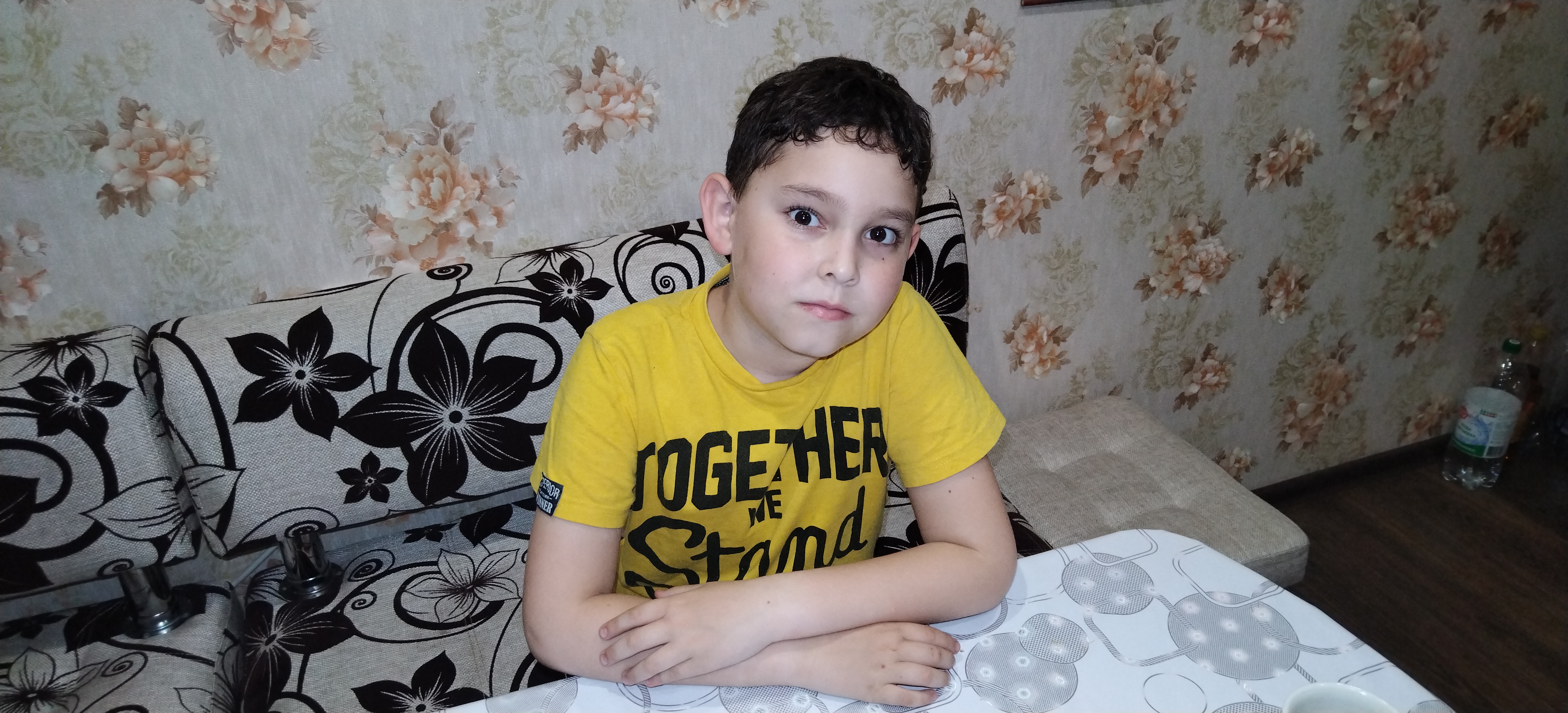 Климу нужна специальные линзы, чтобы сохранить зрение